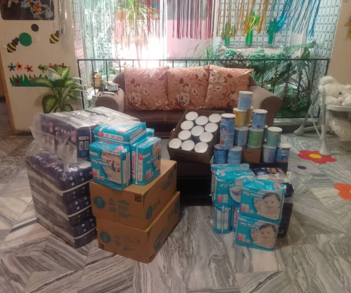 با مرکز نگهداری کودکان معلول ارتباط مستمر داریم