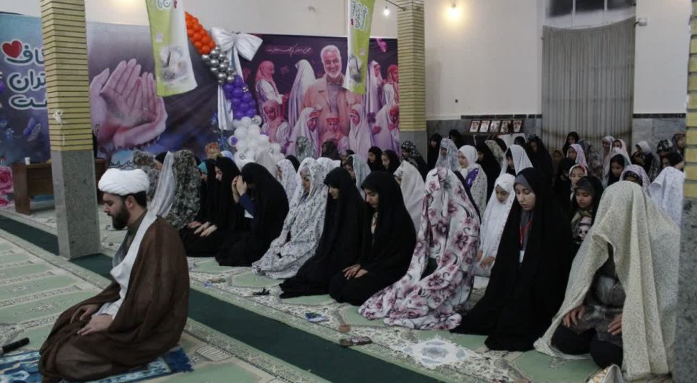 اعتکاف ۱۱۰ دختر نوجوان از محلات هدف _ بهمن ماه ۱۴۰۳ (4)
